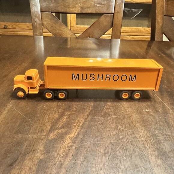 Winross Mushroom Orange Metal Die Cast Toy Model Truck - Picture 1 of 8